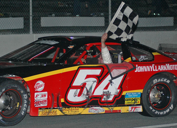 600W-DSC_2168.jpg (82738 bytes)